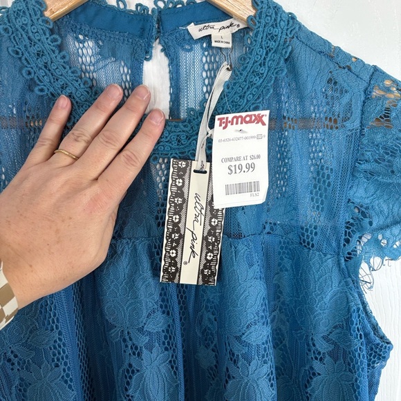 2 for 1 Bundle Michael Kors M Navy Floral Flutter Tank/NWT Ultra Pink Teal Tank - Picture 11 of 14